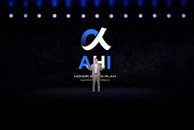 一口气发布机器人手机、折叠屏新旗舰、人形机器人，李健MWC炸场：荣耀要让AI长出手脚